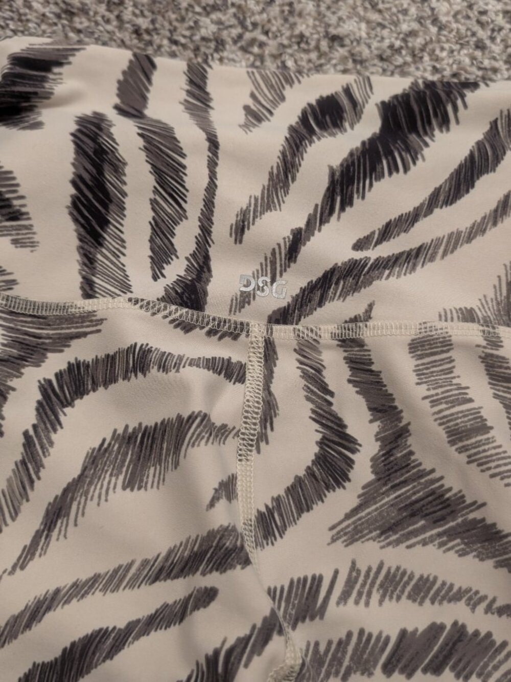 DSG Zebra Sketch High-Waisted 7/8 Athletic Leggings Small - Picture 9 of 9